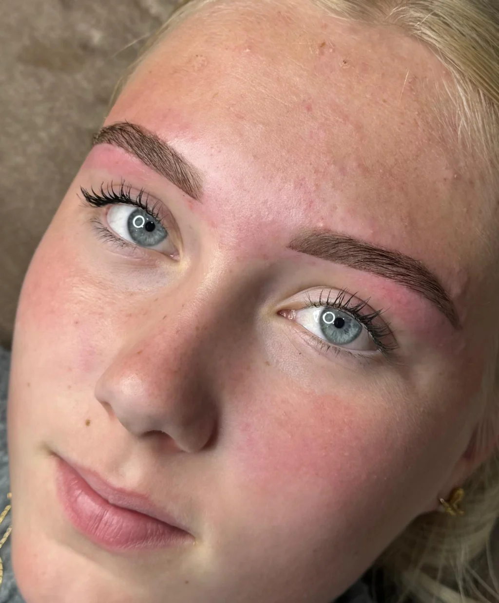 Natuurlijke wenkbrauwvorm na brow mapping