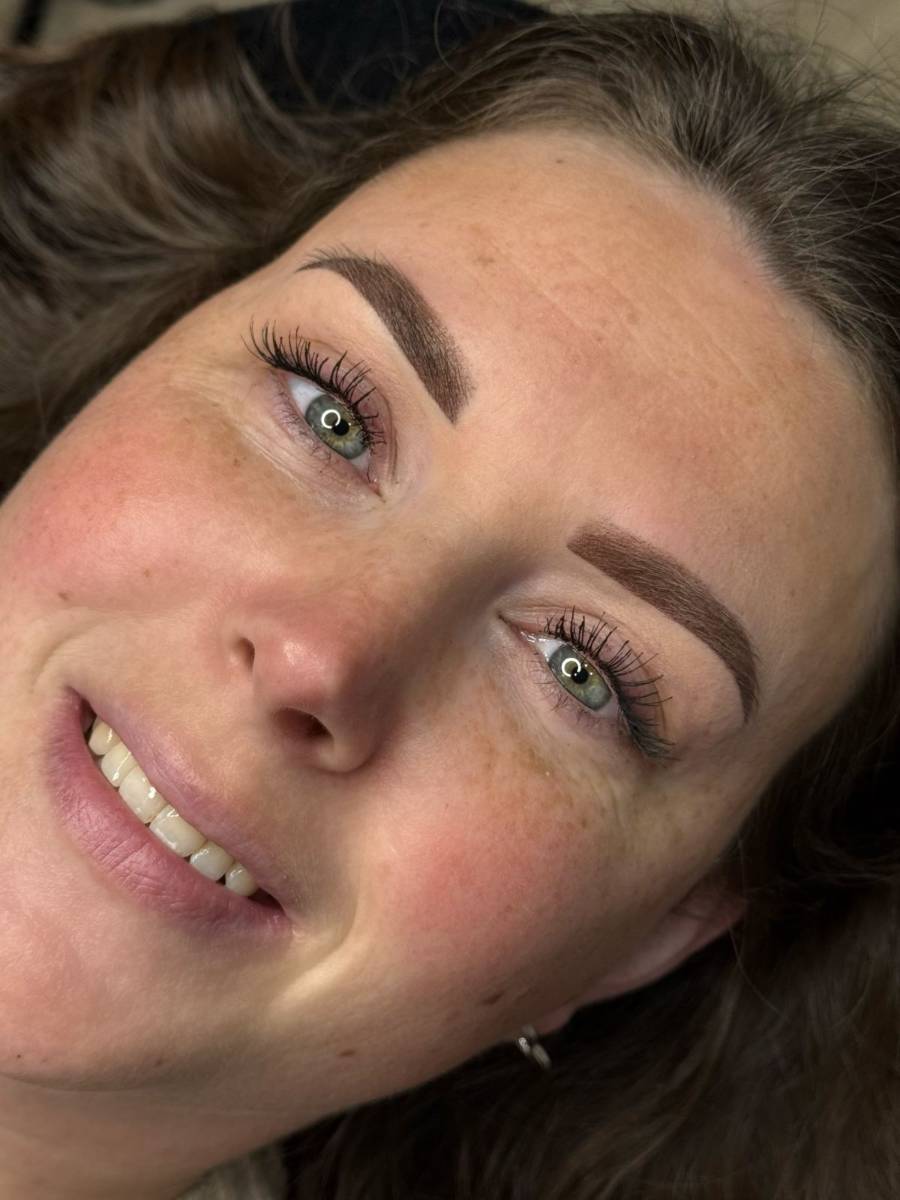Wimperlifting met verven, groene ogen
