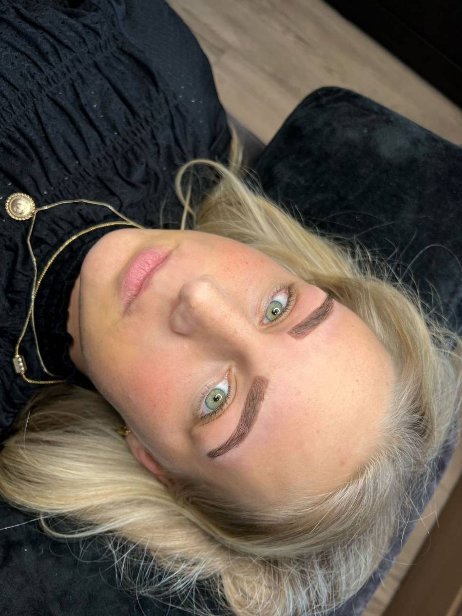 Powderbrows met een warme tint